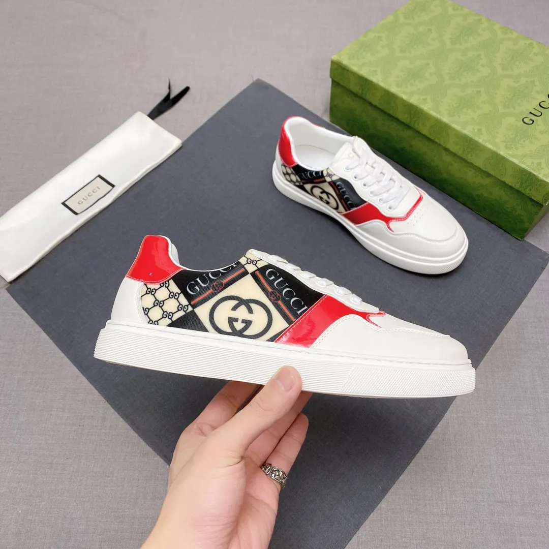 p380 【GUCCI】Gucci men’s casual shoes are absolutely popular 🔥The ultimate matching item for handsome men! The charm of super texture is irresistible, the main recommendation, the flower leather color is bright! The upper is made of high-quality fabrics, the leather lining is used for the feet, and the wear-resistant rubber sole is noble and elegant! Extremely comfortable🎁🎁You can be as handsome as you want💪 Size 38-44! No. 061